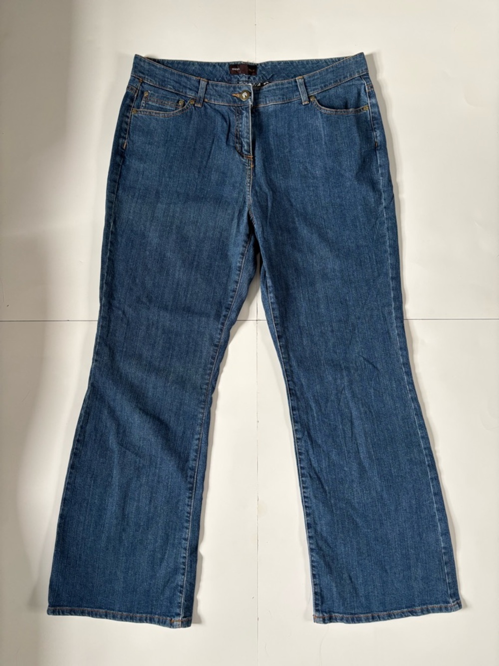 Dana Buchman Women's Medium Blue Flare Jeans